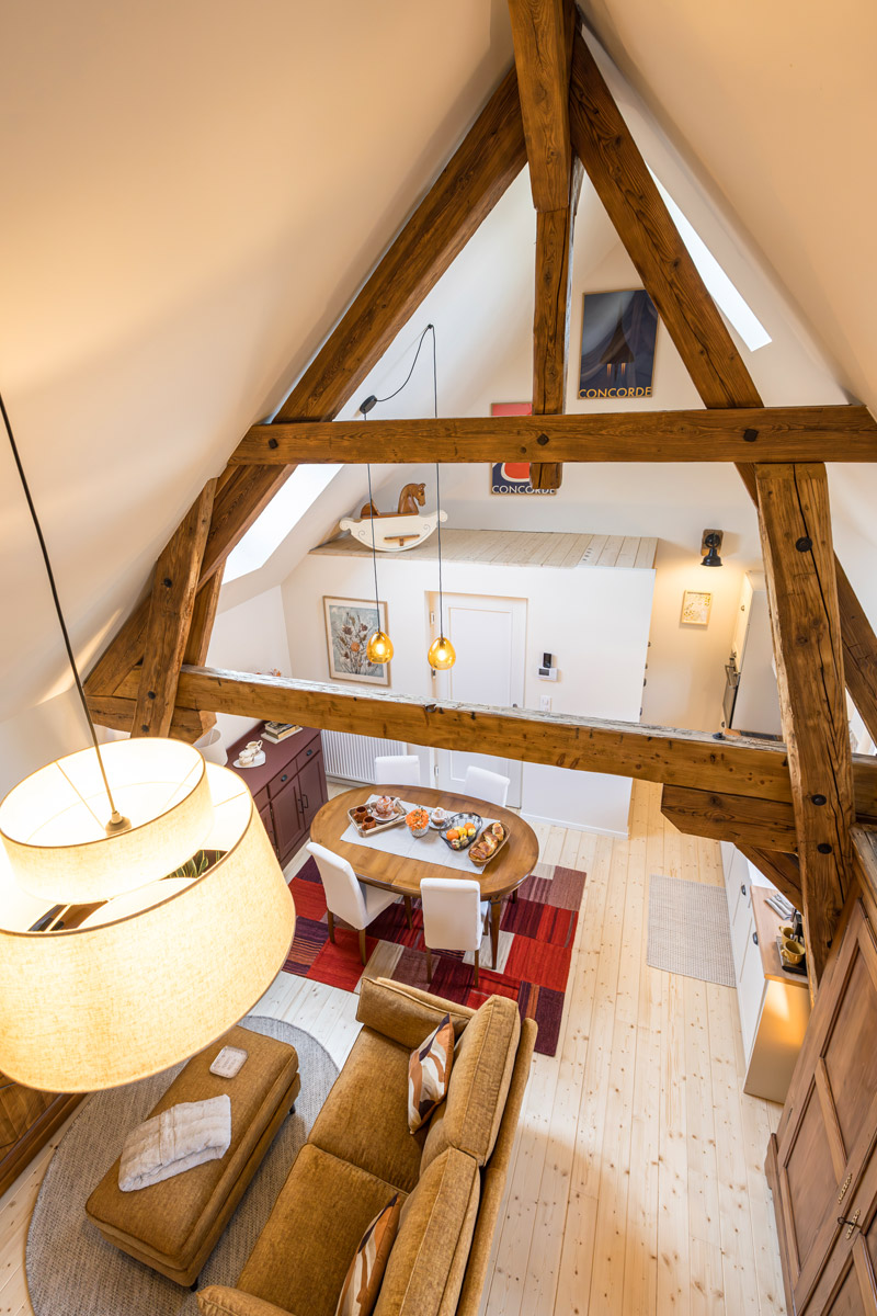 Photo de la vue plongeante depuis le balcon de la chambre Cabane du gîte « À toi l'Aviateur ! » à Wattwiller - photo Marie Soehnlen